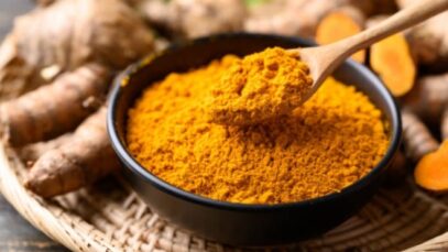 Reasons Why You Need to Start Using Turmeric on Your Skin (and How)
