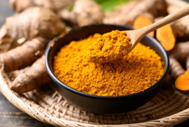 Reasons Why You Need to Start Using Turmeric on Your Skin (and How)