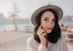 Six Signs Women Show When They Have Feelings for You — Discover the Secrets