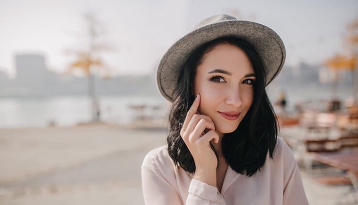 Six Signs Women Show When They Have Feelings for You — Discover the Secrets