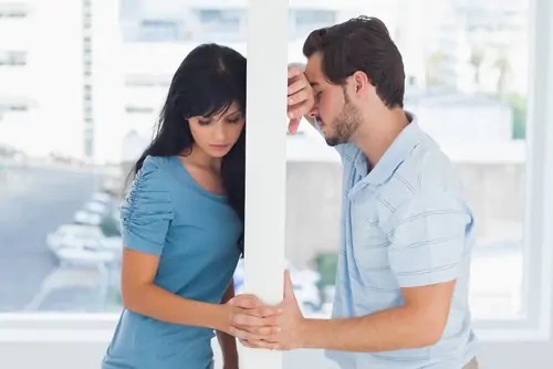 How to Tell Your Girlfriend You’re Broke | Polite Way