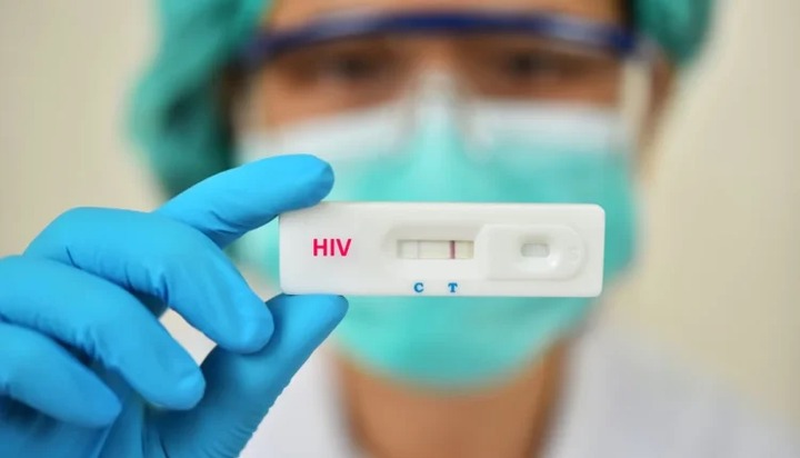 3 Early Warning Signs of HIV You Shouldn’t Ignore