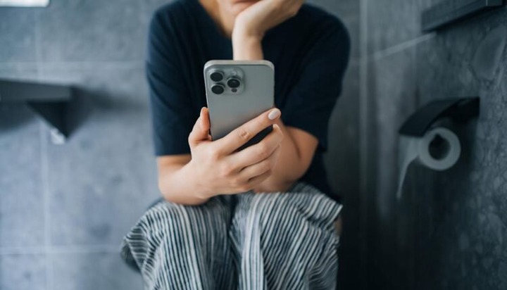 Shocking Risks Associated with Using Your Phone in the Toilet
