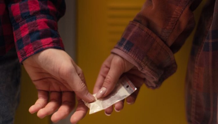 Your Child May Be Using Drugs With Following 6 Signs