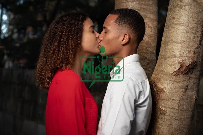 How To Make A Man Trust You More | Here's How How To Make A Man Trust You More | Here's How