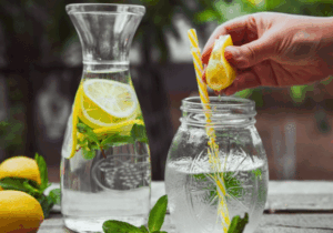 Here is the Amazing Benefits of Drinking Lemon Water Every Day