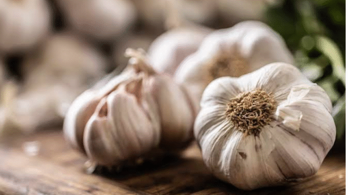 BREAKING NEWS: What Happens To Your Body When You Eat Too Much Garlic