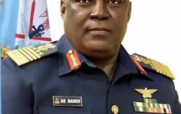 BREAKING NEWS: Meet The Nigerian Pilot Who Flew Two U.S Presidents