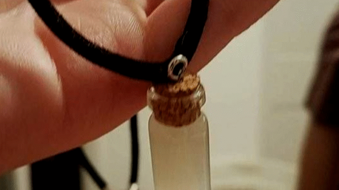 BREAKING: Lady makes a necklace with her boyfriend’s sperm (Photo) BREAKING: Lady makes a necklace with her boyfriend’s sperm (Photo)