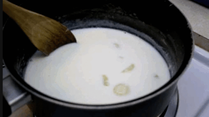 BREAKING NEWS: Boil Garlic And Milk Together And Drink To Treat These 5 Health Issues