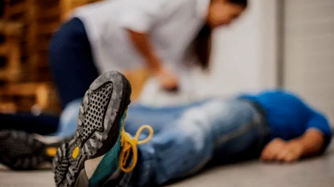 BREAKING NEWS: If Someone Faints in Your Presence, Here’s What You MUST Do Immediately