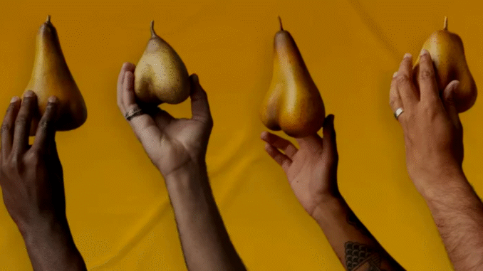 BREAKING: Is it normal for one tésticle to be bigger than the other?
