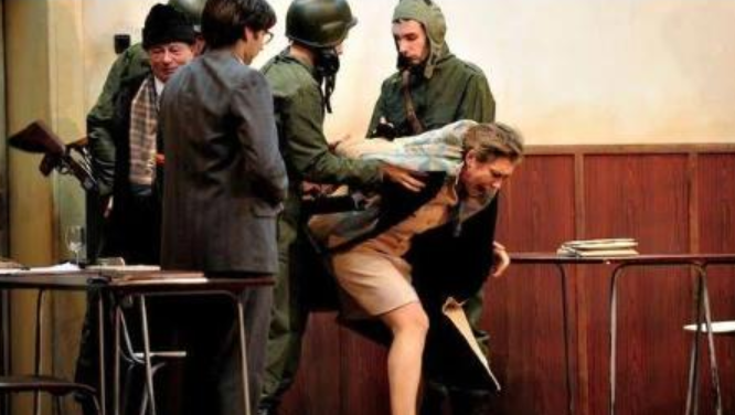 History : The Execution Of A President And His Wife