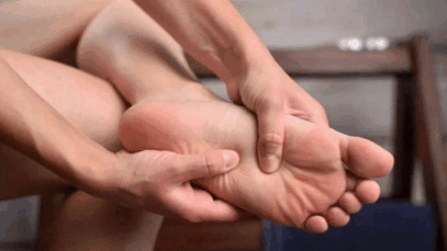 BREAKING NEWS: Four symptoms of type 2 diabetes which appear in your feet – what to watch for