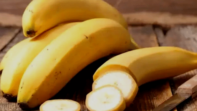 Reasons Why You Should Always Eat Banana Before Going To Bed In The Night